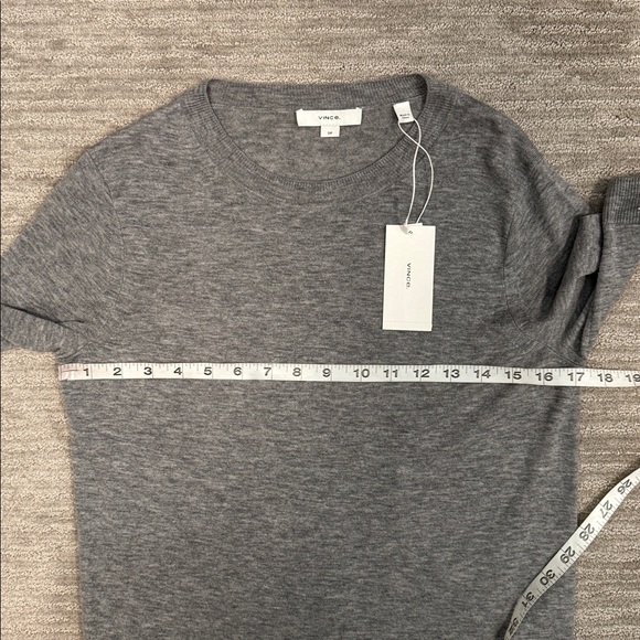 Vince NWT Wool Cashmere Blend Sweater Gray Size Small - Picture 6 of 10